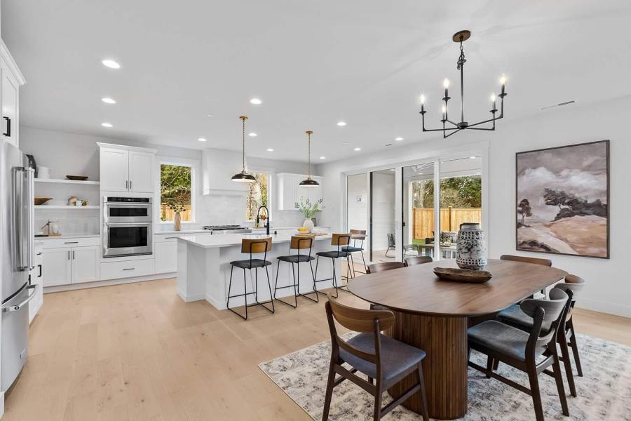 Maplewood dining table