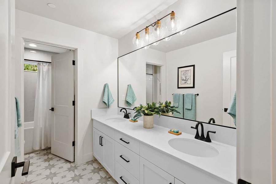 Maplewood Hall Bathroom